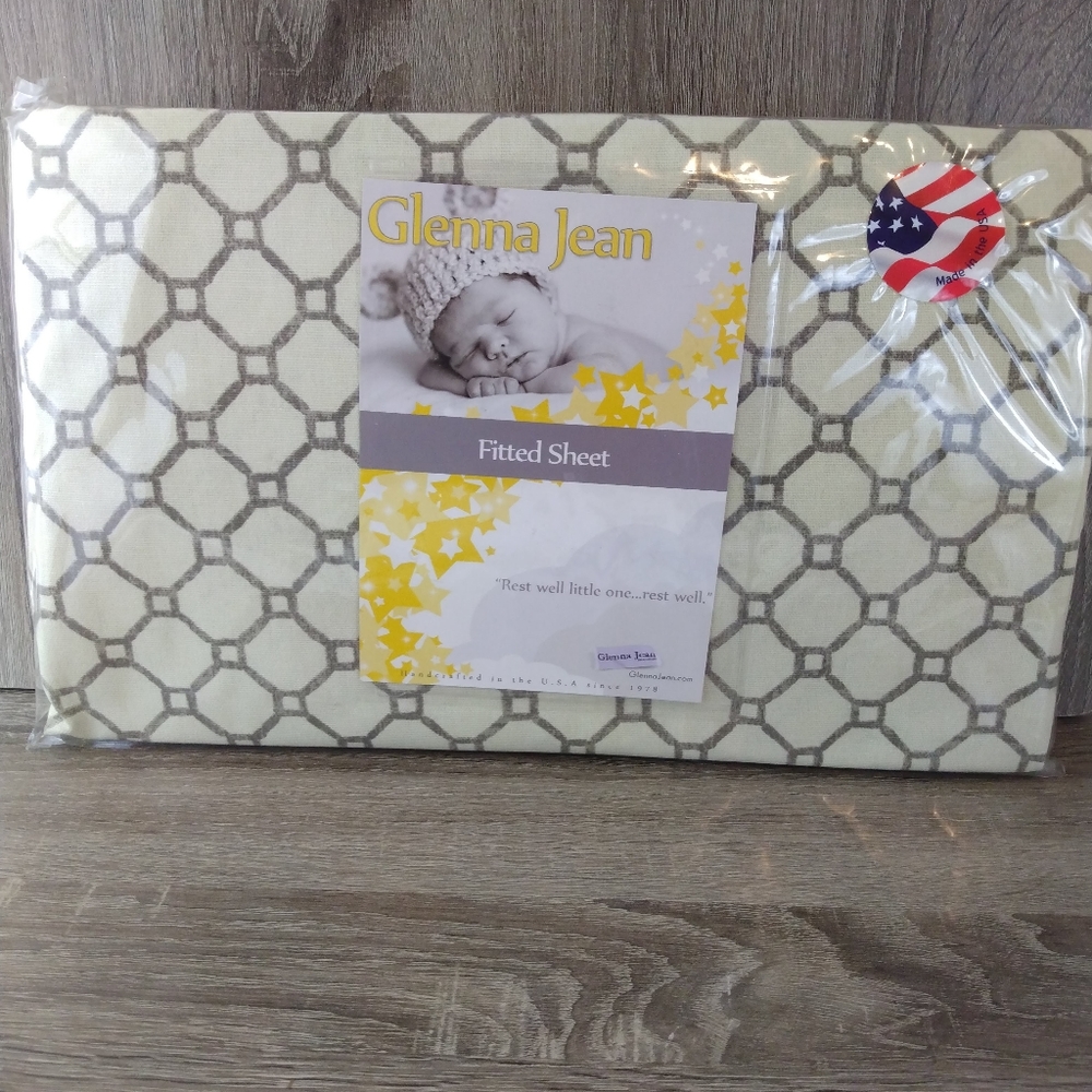 Glenna Jean Cream/Tan Print Baby fitted Sheet